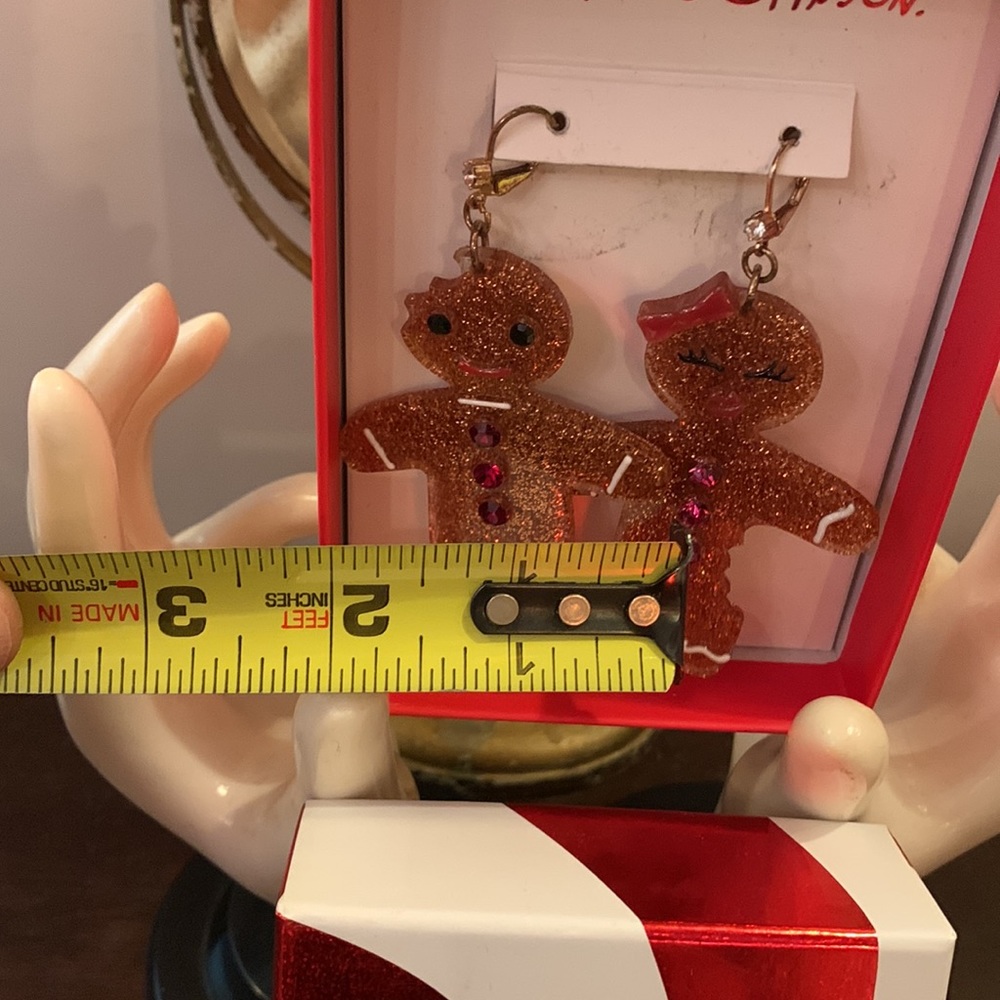 Betsey Johnson glitter acrylic Gingerbread Man&Woman drop earrings - Picture 7 of 8